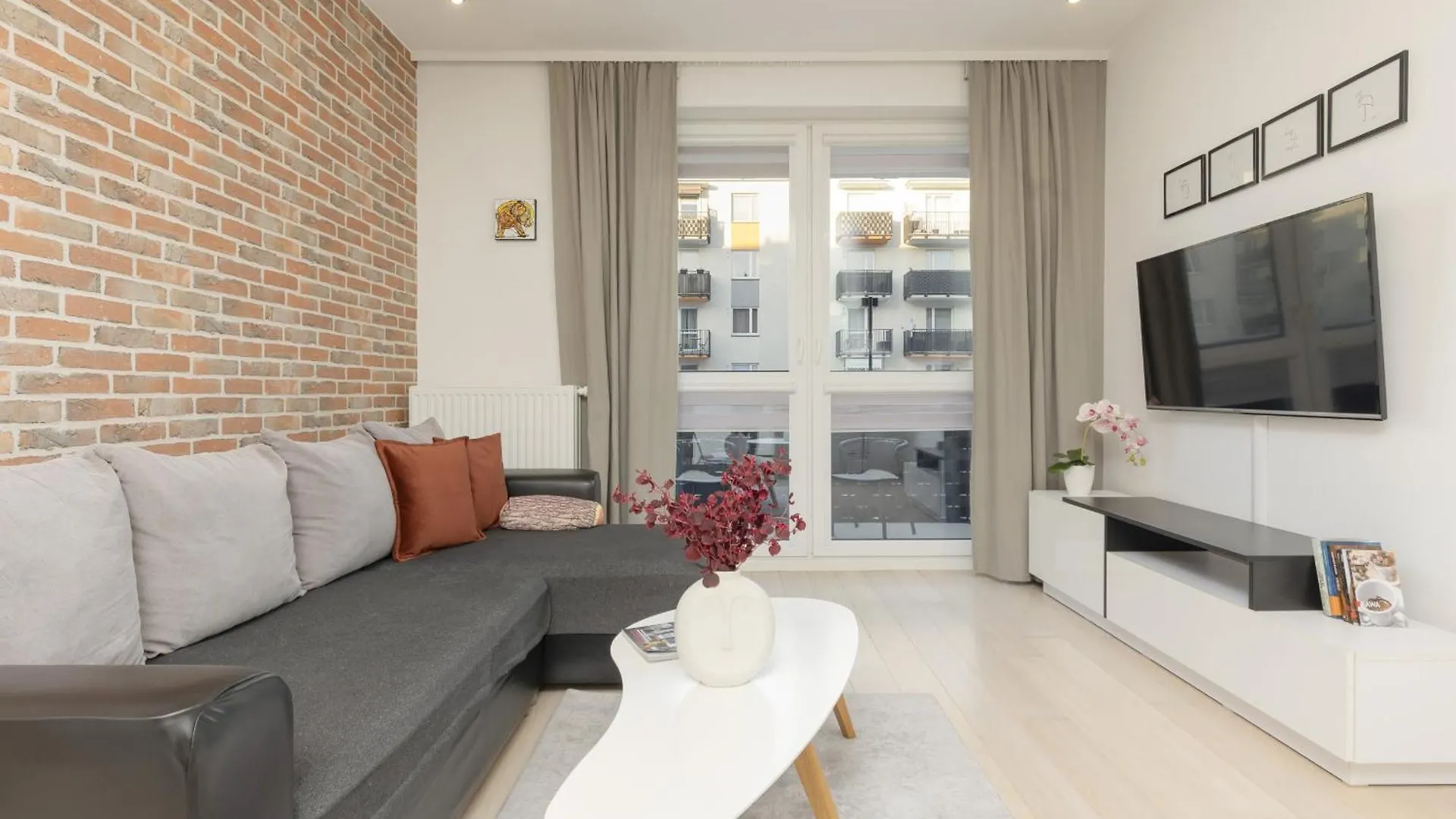 Subtle Colors Apartment In Warsaw With Furnished Balcony By Noclegi Renters