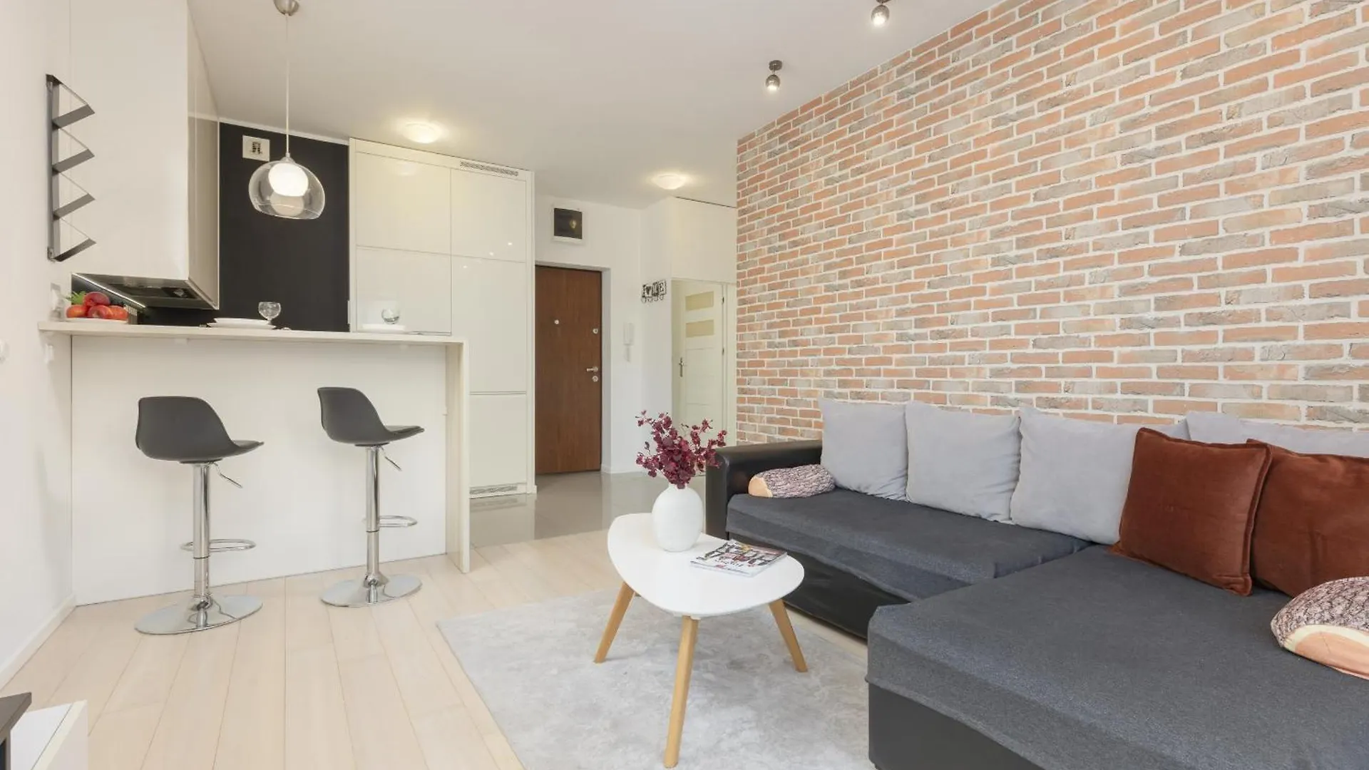 Subtle Colors Apartment In Warsaw With Furnished Balcony By Noclegi Renters